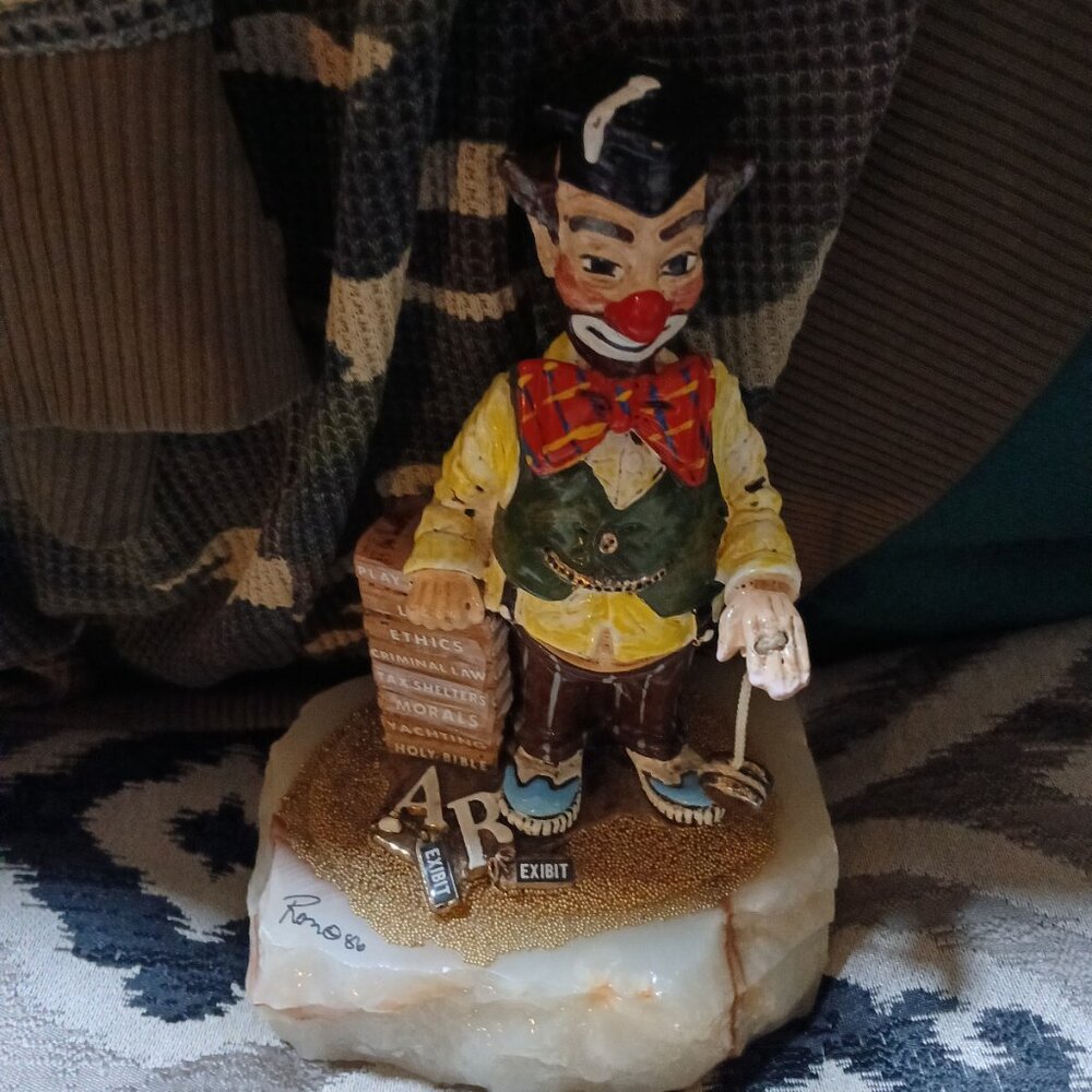 Ron Lee Clown: YoYo Stravinsky Attorney / Lawyer Hobo Figurine Onyx Base